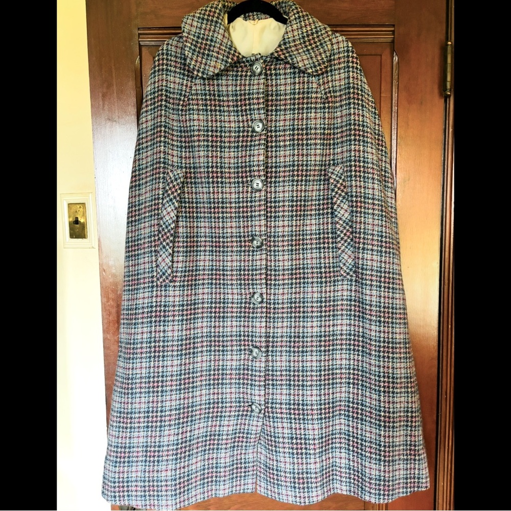 Vintage Plaid cape coat like Chloe, Ralph Lauren great vtg condition. Rare find